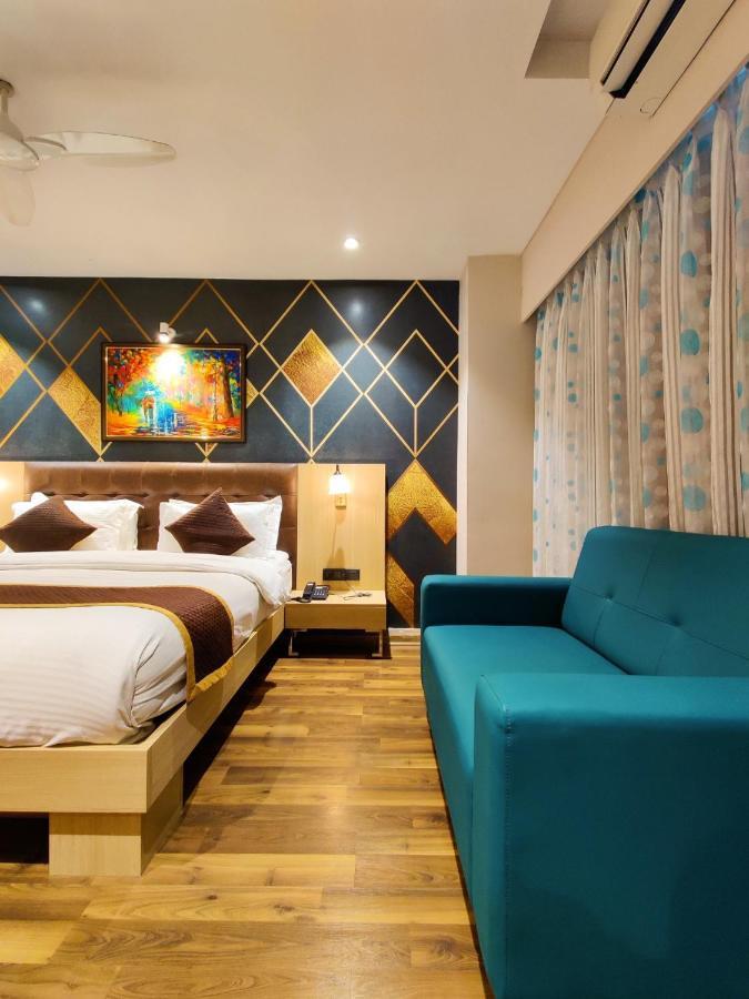 Hotel Sadbhav Villa Surat Esterno foto