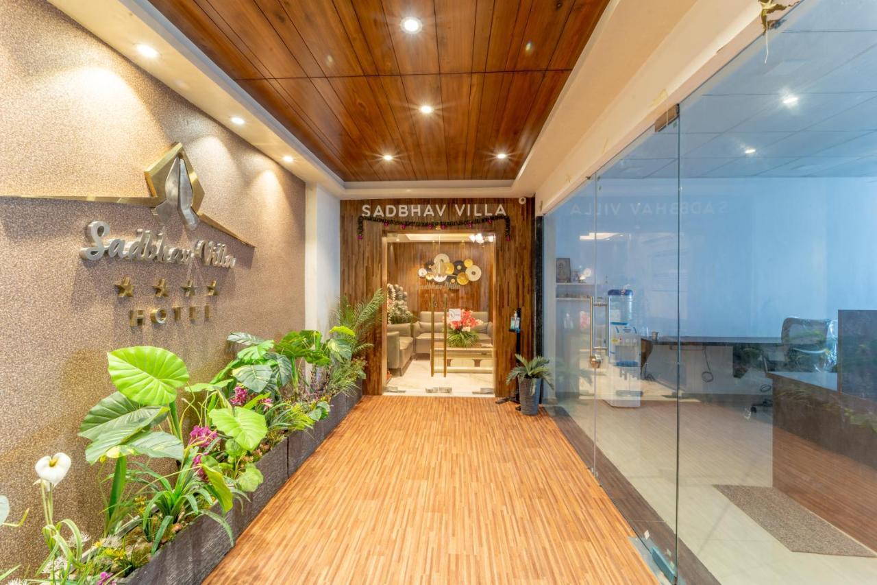 Hotel Sadbhav Villa Surat Esterno foto